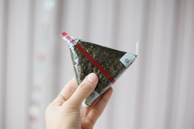 samgak kimbap
